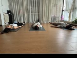 -一伽瑜伽·普拉提