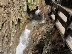 -龙水峡地缝景区