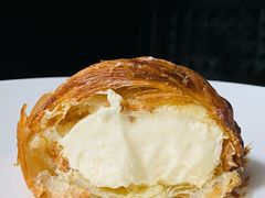 泡芙羊角-OUR Bakery(三里屯太古里店)