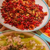 南京这家泡椒牛蛙饭巨巨巨好吃阿，说好晚上不吃饭的呢😭