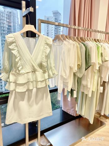 她家衣服真心好看！穿上的瞬间就爱了！
