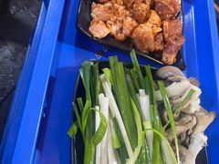 -小辣椒火盆烧烤(温泉南街店)