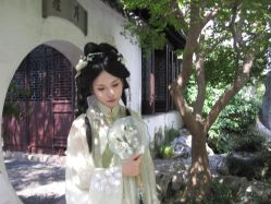 -一揽芳华汉服旗袍体验馆(拙政园店)