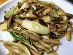 -土砂锅生态山庄·非遗砂锅雅鱼