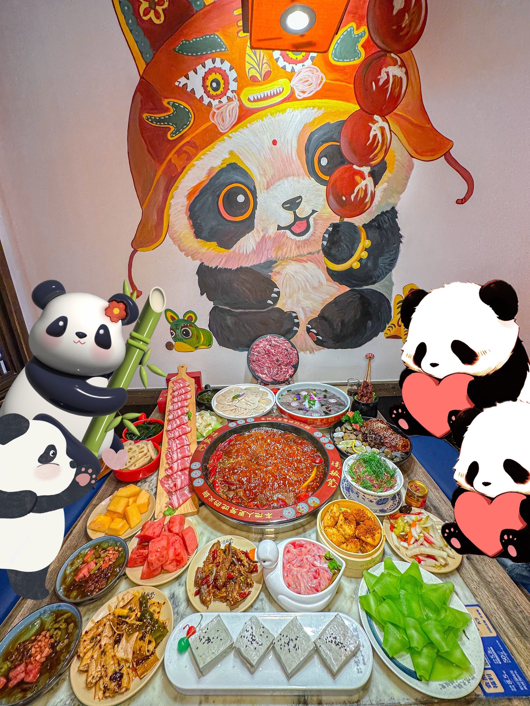 成都,火锅店的墙绘熊猫🐼好萌好乖啊!