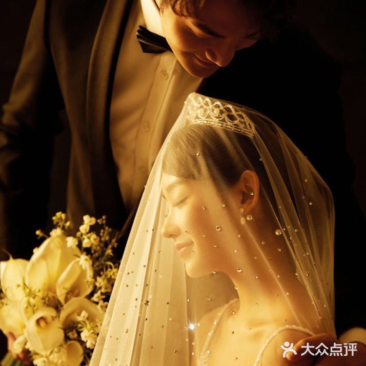 室内极简风婚纱照✨唯美👉光影的代言词