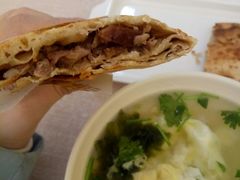 肘子鞋底火烧-宝光熏肉鞋底火烧(新街口店)