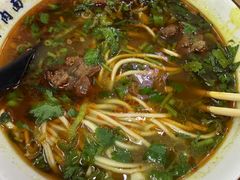 -钢阳酸菜红烧牛肉面(季乐路店)