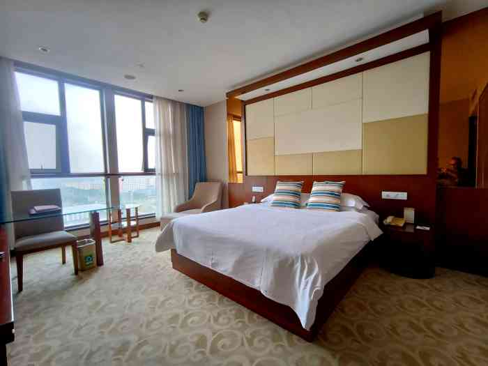 陆渡宾馆-"晚上到陆渡宾馆开会,这个地方应该说比较偏.