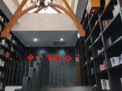 -钟书阁(松江泰晤士小镇店)