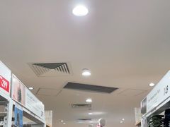 -东荟城名店仓