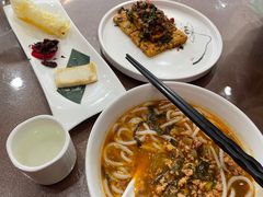 小锅米线-蝴蝶泉宾馆-中餐厅