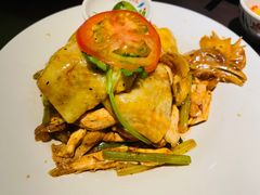 -大头虾越式风味餐厅(光明广场店)