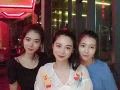 -饮湖威士忌鸡尾酒吧