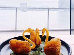 鲍鱼天鹅酥-白天鹅宾馆-宏图府餐厅