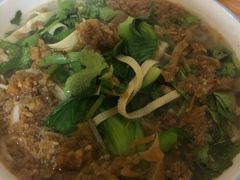 三鲜米线-老字号杨坡红油米线腊汁肉夹馍(东四道巷店)