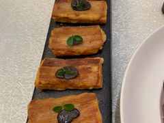 黑松露锅贴乳饼-云腾食府·云南菜