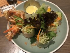 酥炸老虎虾香芒米纸卷配榴莲汁-CHINCHIN 青青·泰国料理(万象食家店)