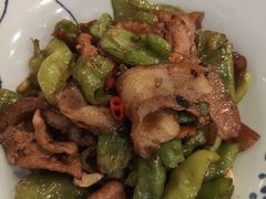 -鑫巴蜀小镇 · 水煮鱼专研店(玉桥店)