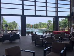 -亚龙湾喜来登·美景台大堂吧