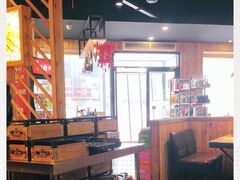 大堂-阿里巴巴海鲜烧烤家常菜(黄岛店)