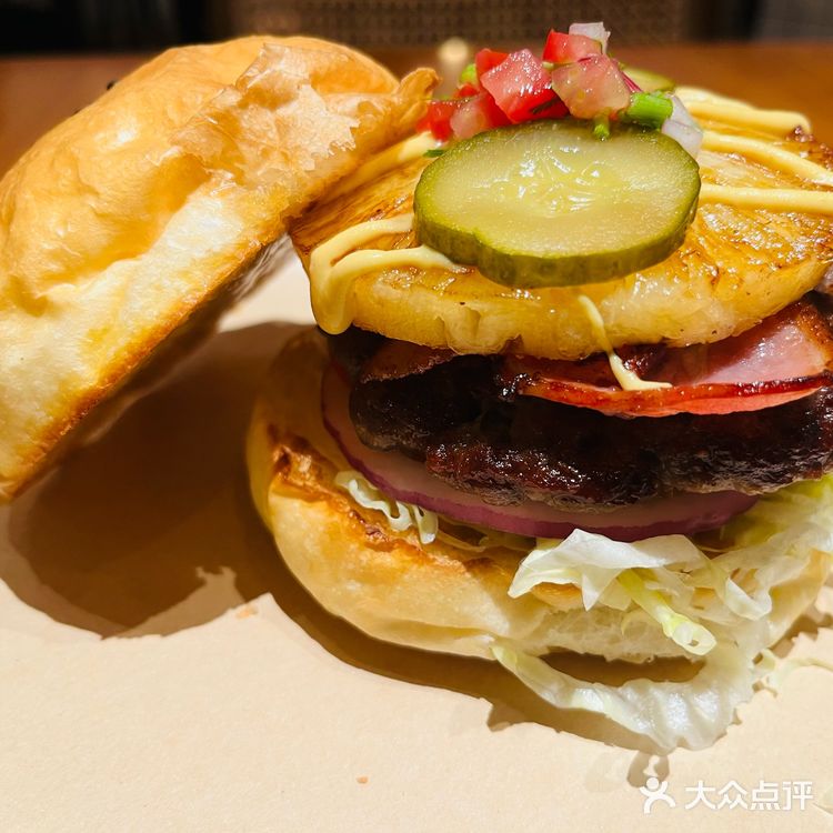 清新简约餐厅探店记:Burger bar