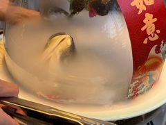 -爱你您·自家鱼塘·活水喷泉鱼火锅(八里店)
