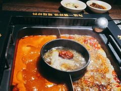 -老牌坊云南鱼豆花火锅(哈西万达店)
