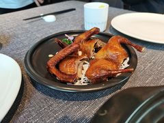 脆皮炸乳鸽-御花园·粤菜·海鲜火锅(中山公园店)