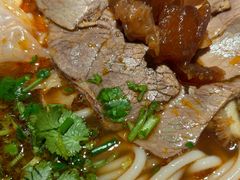 -鑫花溪牛肉米粉(东环大润发店)