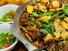 -乡土特色.冷锅鱼.牦牛肉汤锅