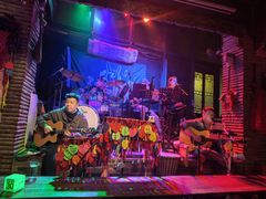 -江湖酒吧(老外滩店)