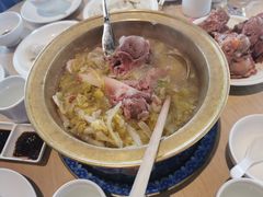 大骨头炖酸菜-关东小磨东北菜(上海长风大悦城店)