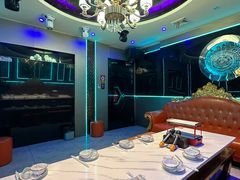 -路边边.炒菜烧烤.音乐餐厅(良乡长虹店)