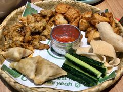 市场招手停炸食拼盘-迷你椰·泰式大排档(观前街店)