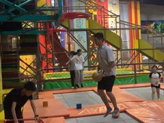 -极限Jump蹦床·新潮玩运动世界·室内乐园·团建·派对中心