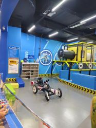 -卡尔飞车(武汉青山印象城店)