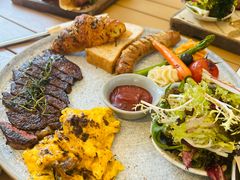 -Mark&Mars Restaurant