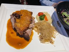 猪肘-LENBACH兰巴赫西餐啤酒坊(大连东港店)