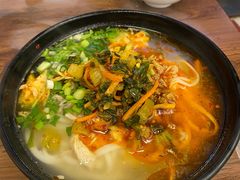 -巍山𤆵肉饵丝
