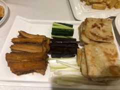 烙饼卷带鱼-老浒记烤鸭-北京菜(琉璃厂店)