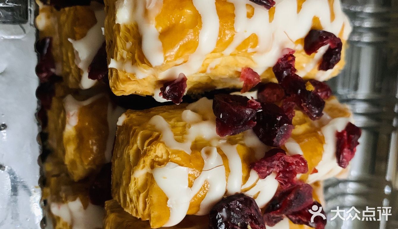 一大盒十几块钱软糯可口蔓越莓松塔是我的最爱