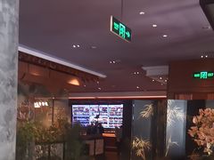 -八府香鸭·啫啫煲(华山路店)