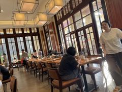 -亚龙湾希尔顿自助餐厅·海鲜·烧烤·沙滩BBQ·现场乐队