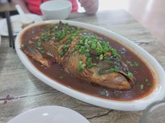 特色菜四明湖红烧胖头鱼-品雅轩农家乐