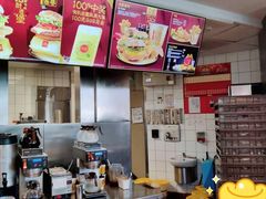 -麦当劳(展览路店)