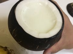 -志龙皇冠吃货椰子铺
