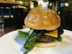 热辣牛肉培根芝士汉堡-BIGHOUSE·大房子电影主题融合餐厅(盐河巷店)