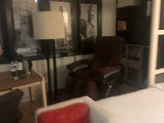 -喜鹊愉家酒店(郑州曼哈顿博览中心地铁站店)