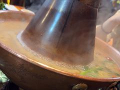 -果松木炭酸菜铜火锅·外婆参鸡汤